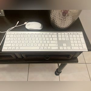 Like Mac Keyboard w/ Mouse - Rechargable